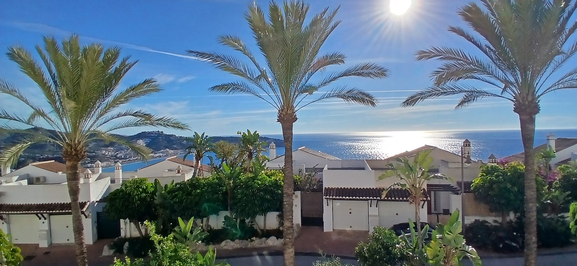 Terraza y exteriores de Casa Los Altos 68 con vistas al mar
