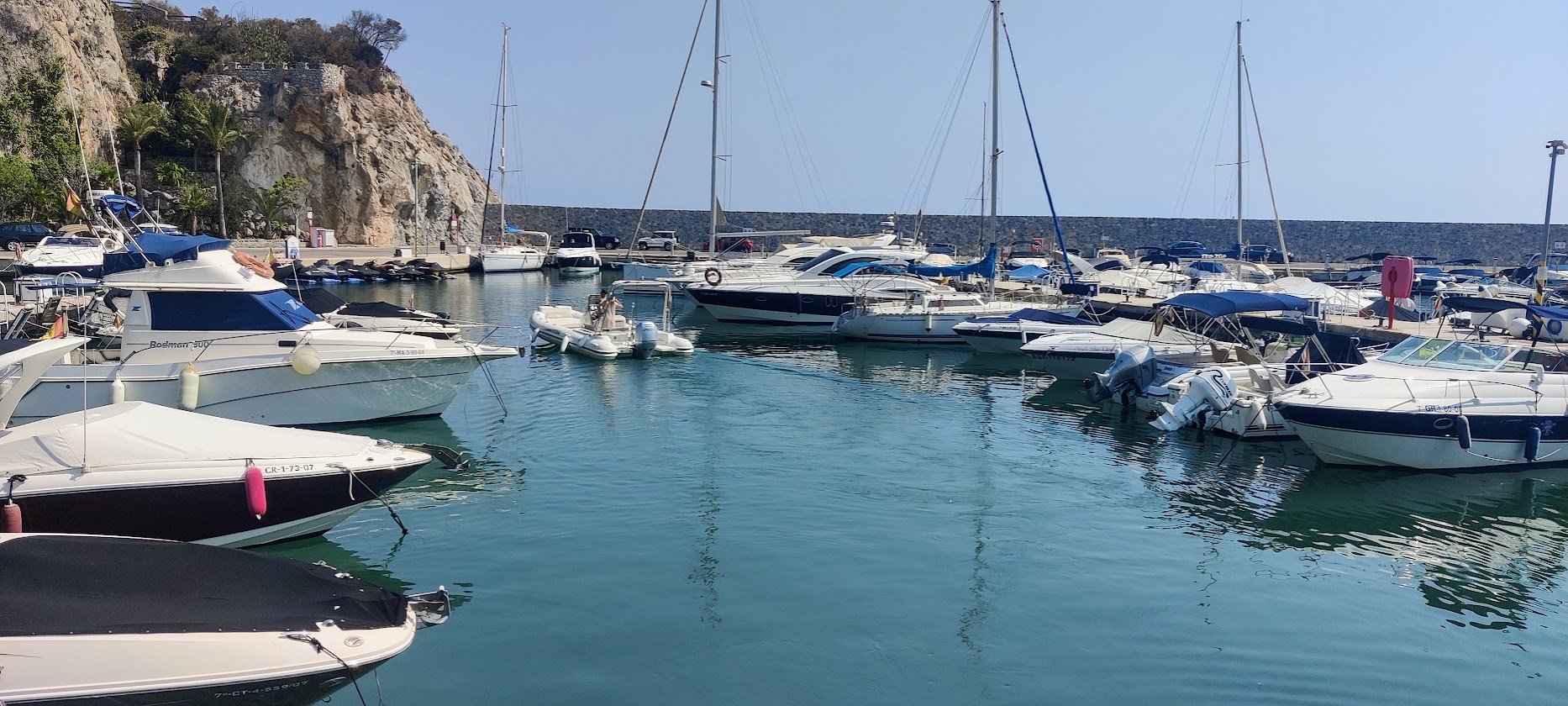 Barcos y velas en Marina del Este — La Herradura Granada